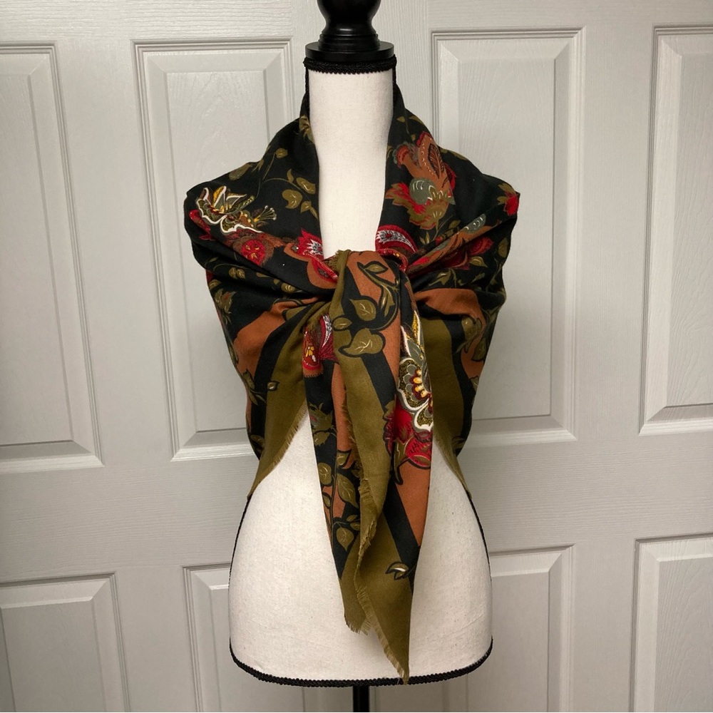 NWOT Wrap / Scarf. Made in Italy. 47 in x 46 in
